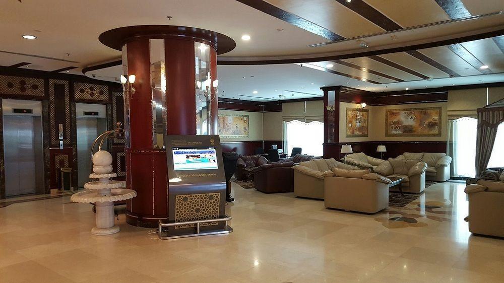 שארג'ה Al Bustan Tower Hotel Suites מראה חיצוני תמונה