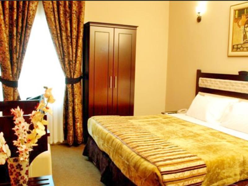 שארג'ה Al Bustan Tower Hotel Suites מראה חיצוני תמונה